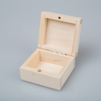 Medinė dėžutė, Fėja su drugeliais