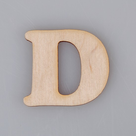 2 cm medinė raidė "D"
