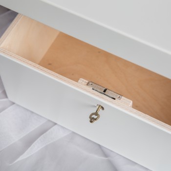 Medinė dėžė. Vokeliams (29x25x30 cm)