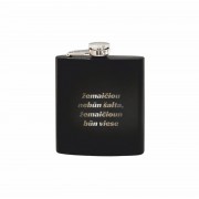 Metalinė Gertuvė, Fleškutė su užrašu, Žemaičiou Nebūn Šalta, Žemaičioun Būn Viese, juoda 200 ml. 