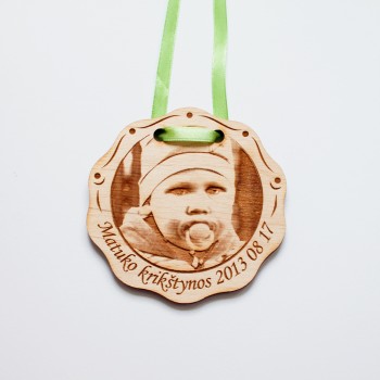 Individualus medinis medalis su užrašu