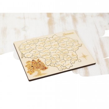 Medinė dėlionė su gintarais, Lietuva