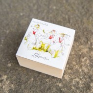 Medinė dėžutė  su Šokančių Lietuvaičių Piešiniu