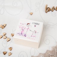 Medinė dėžutė su Angelais, Lietuva