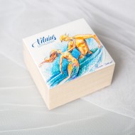 Medinė dėžutė, Jūratė ir Kastytis Medinė dėžutė, Jūratė ir Kastytis