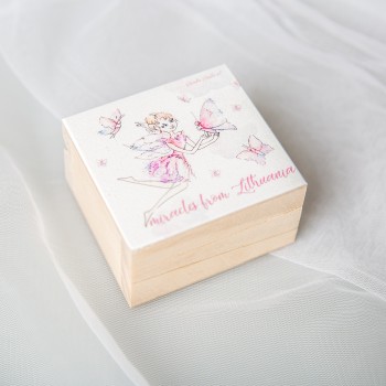 Medinė dėžutė, Fėja su drugeliais