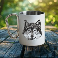 Metalinis puodelis su karabinu ir Vilko Piešiniu Metalinis puodelis su karabinu ir Vilko Piešiniu