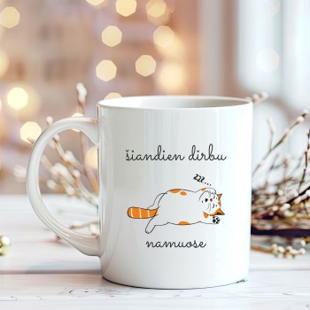 Puodelis su kate "šiandien dirbu namuose" Puodelis su kate "šiandien dirbu namuose"