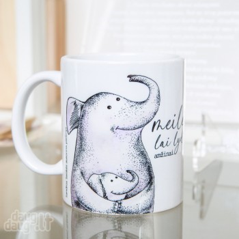 Puodelis su drambliais ir užrašu, Meilė Lai Lydi Amžinai