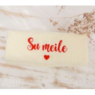 Siuvinėtas rankšluostis su užrašu SU MEILE, 100% šukuotinė medvilnė
