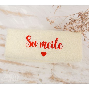 Siuvinėtas rankšluostis su užrašu SU MEILE, 100% šukuotinė medvilnė