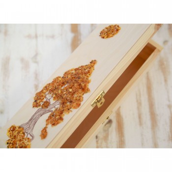 Dėžė su gintarais vynui, Gintarinis Medis