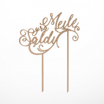 Smeigtukas tortui su užrašu MEILĖ YRA SALDI Smeigtukas tortui su užrašu MEILĖ YRA SALDI