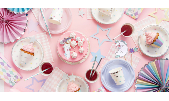 Kai šventės „uodega“ vizgina šunį: kodėl humoras slypi detalėse?